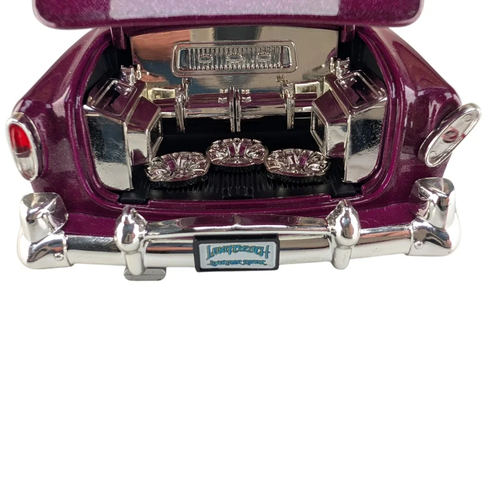 Malibu International Long Beach Lowrider Repair 1954 Chevy Bel Air 1:18 Purple